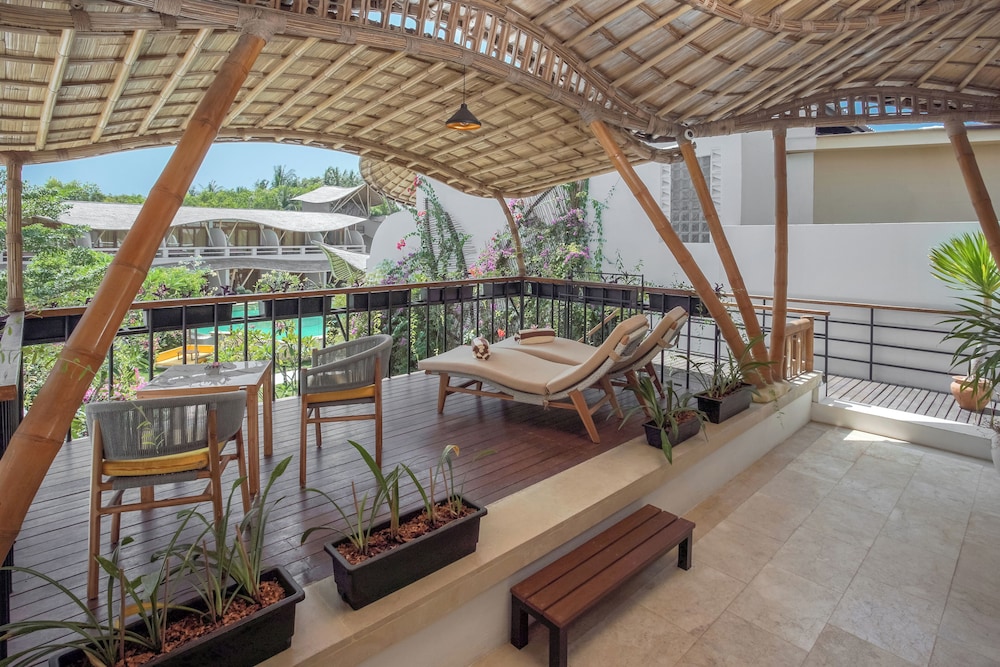 Pearl Sunset Resort 40/65