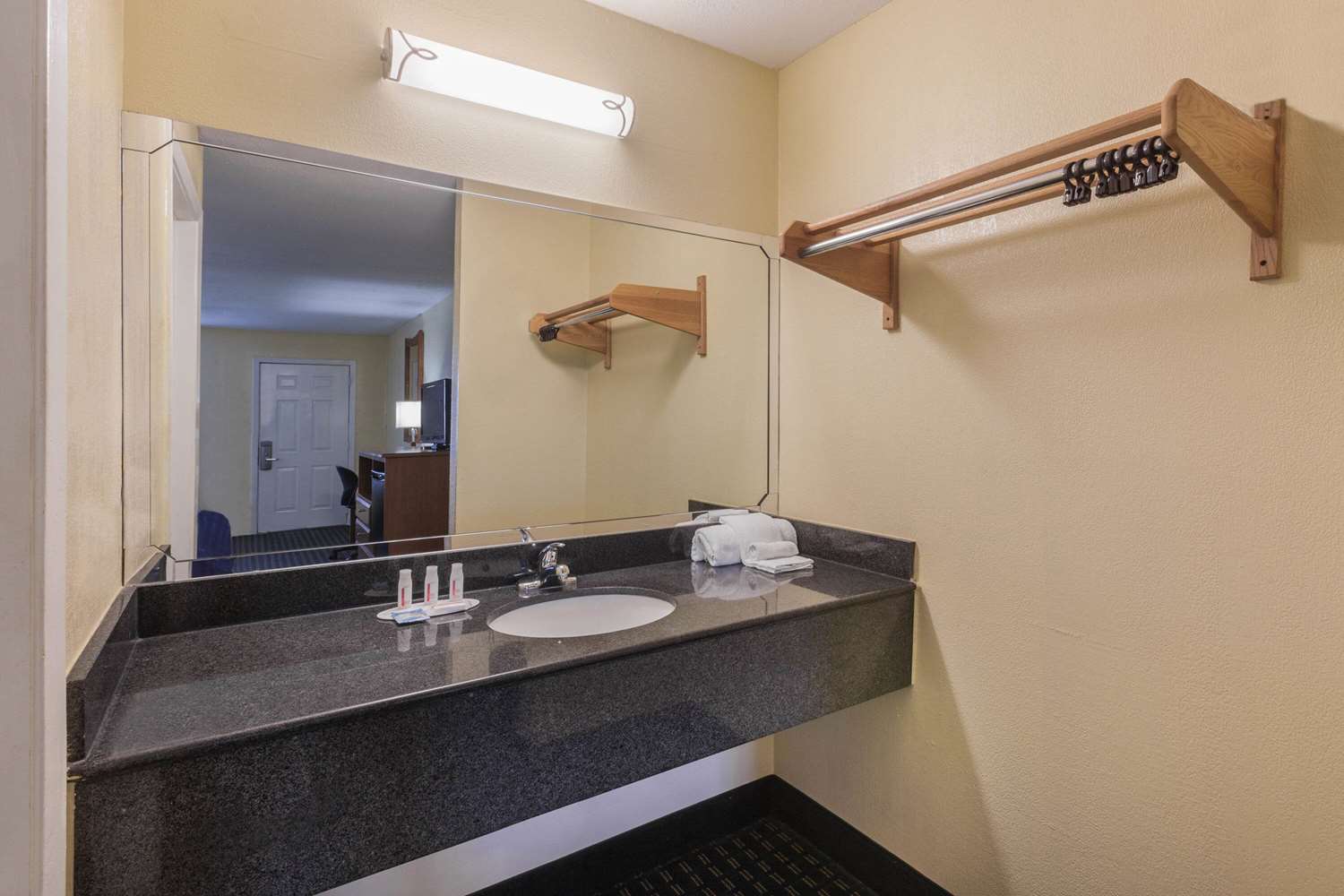 Days Inn by Wyndham Natchitoches 13/13