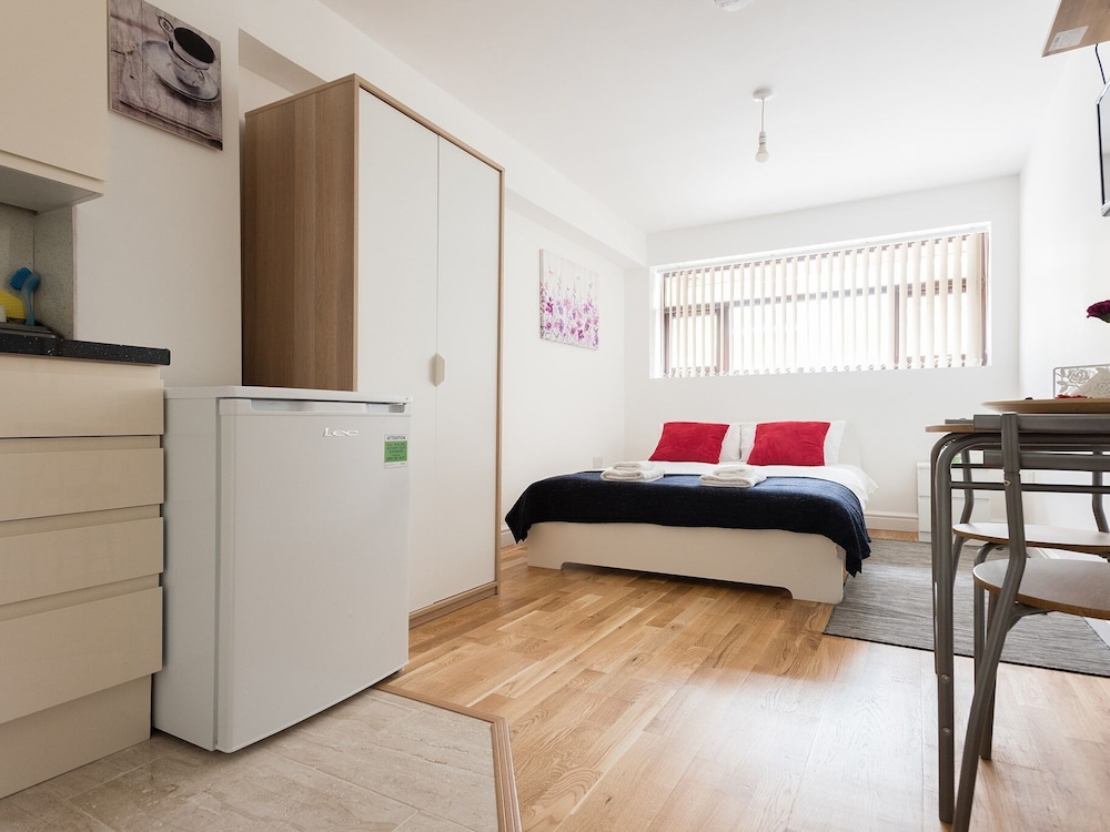 Canary Wharf Studios 21/50