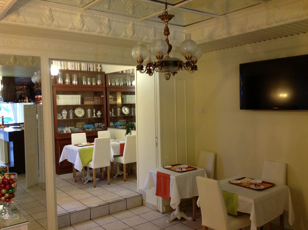 ABALYS HOTEL 33/46