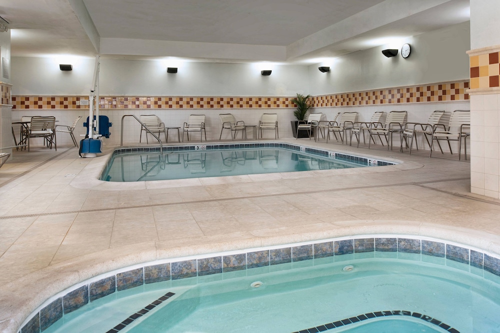 Courtyard by Marriott Collierville 28/58