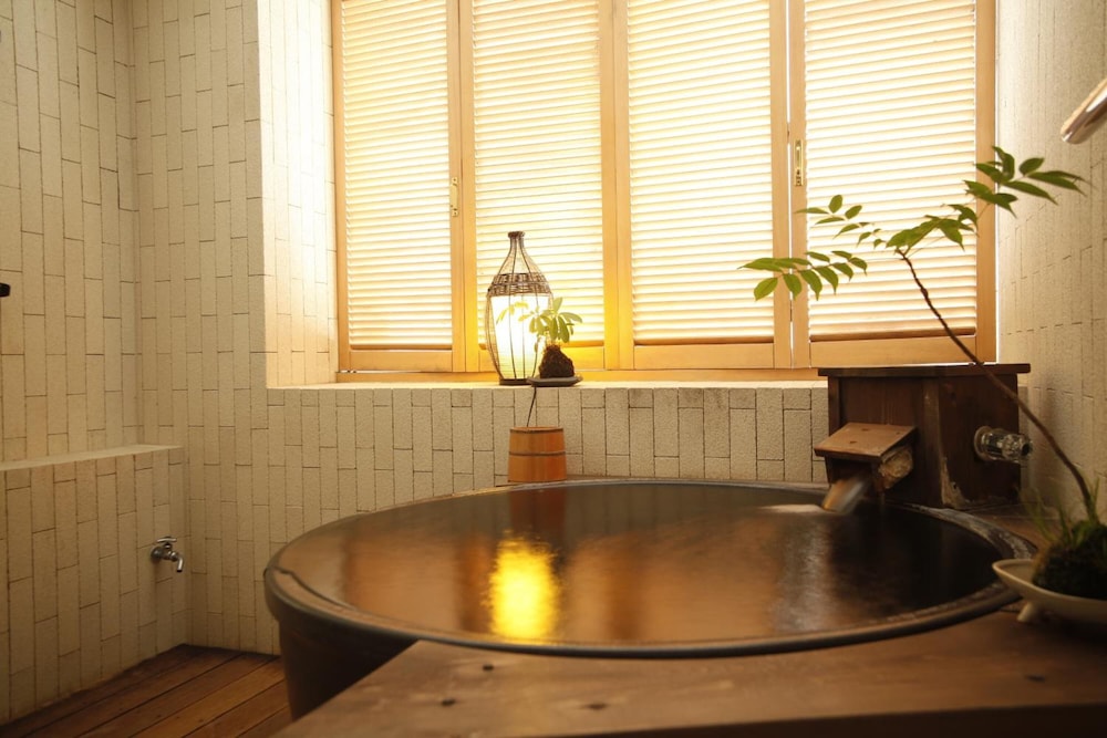 Yamashiro Onsen Ryokan Tatami 16/32