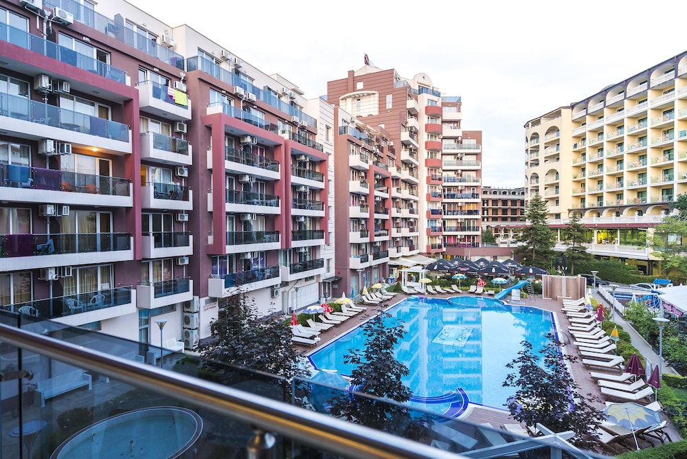 Admiral Plaza in SUNNY BEACH