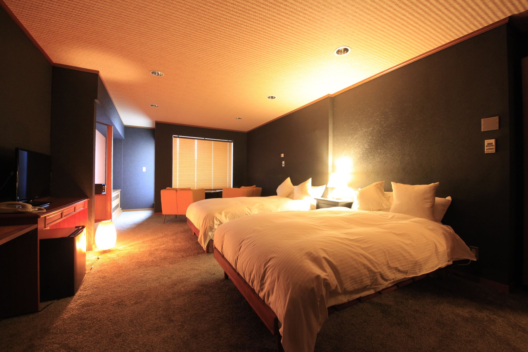SUPERIOR, TWIN BEDS, MOUNTAIN VIEW, PRIVATE BATHROOM