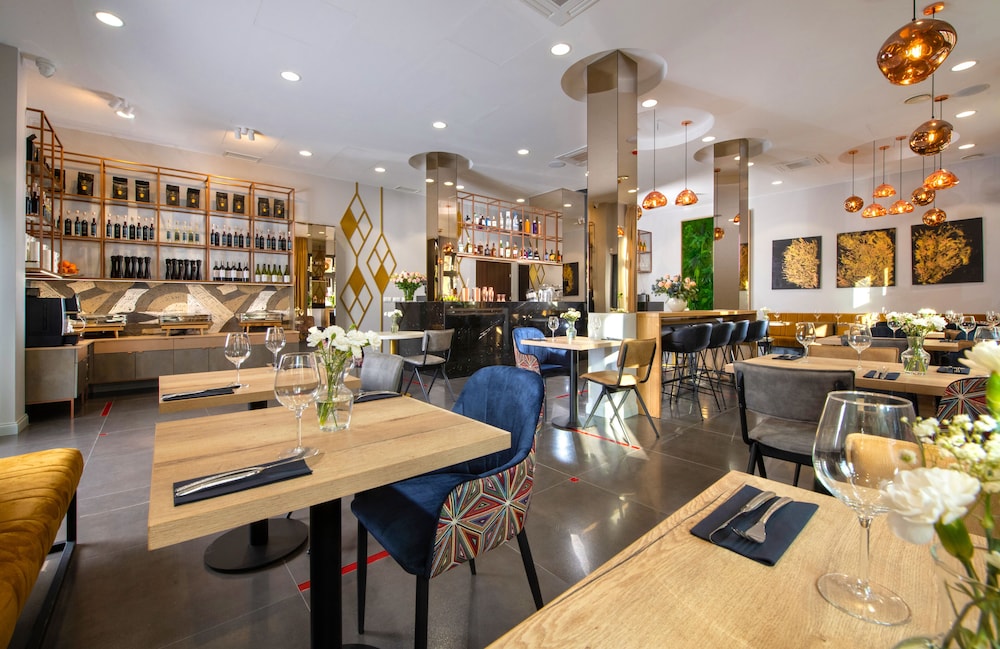 Xerion Hotel 38/50