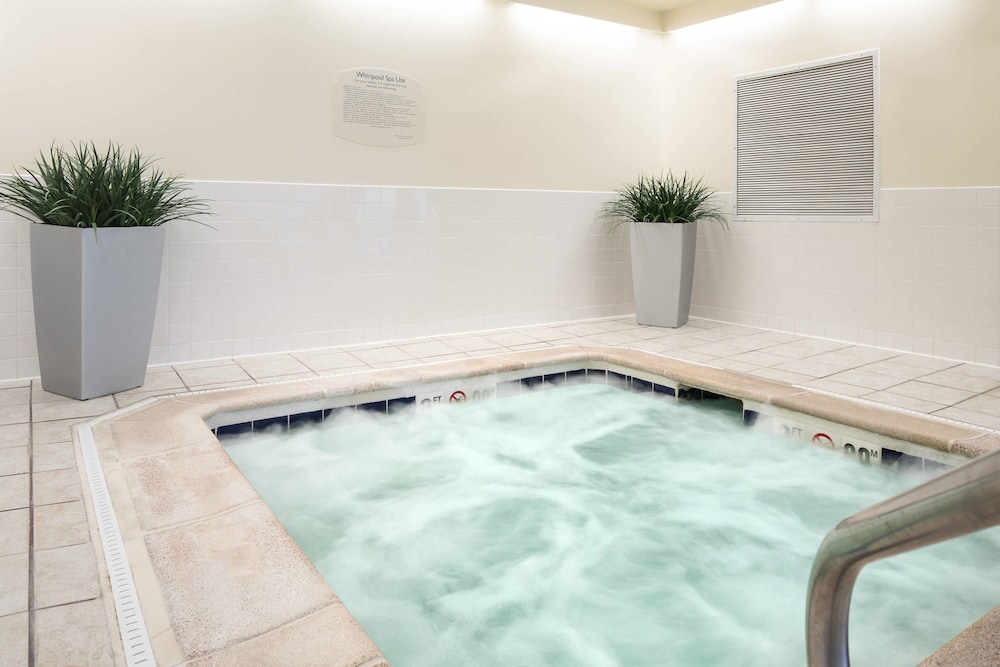 Fairfield Inn Suites By Marriott Fort Collins Loveland 36/38