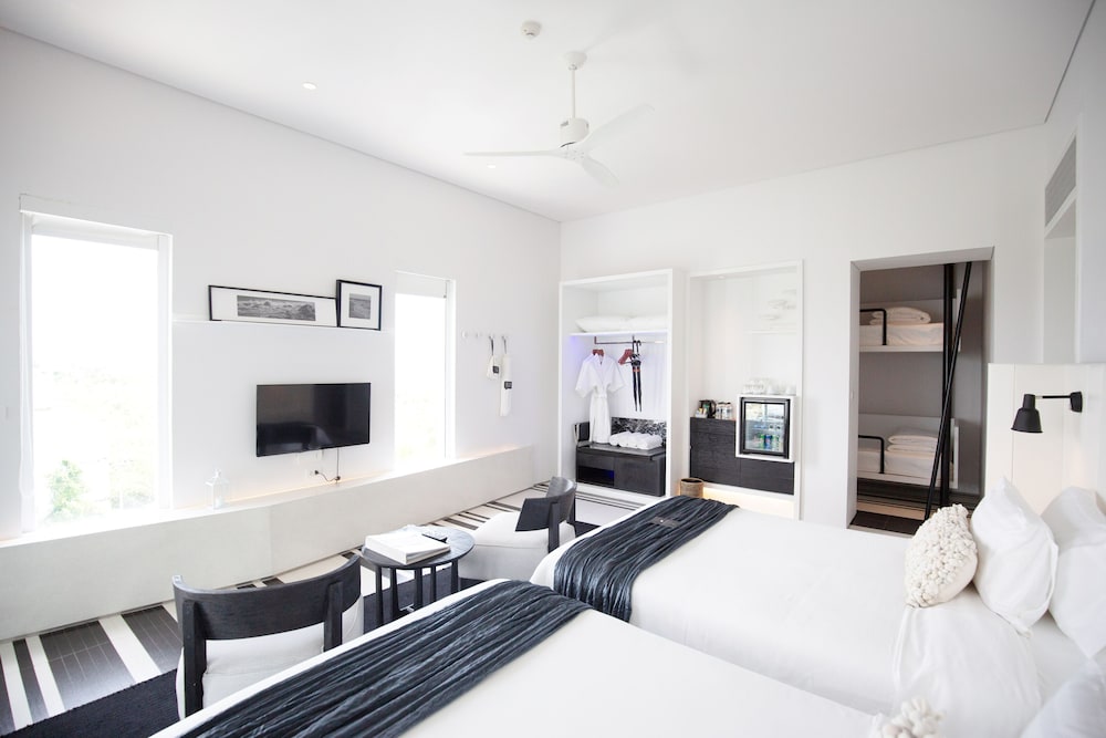 Pool, Suite, Twin Beds, Bunk Bed