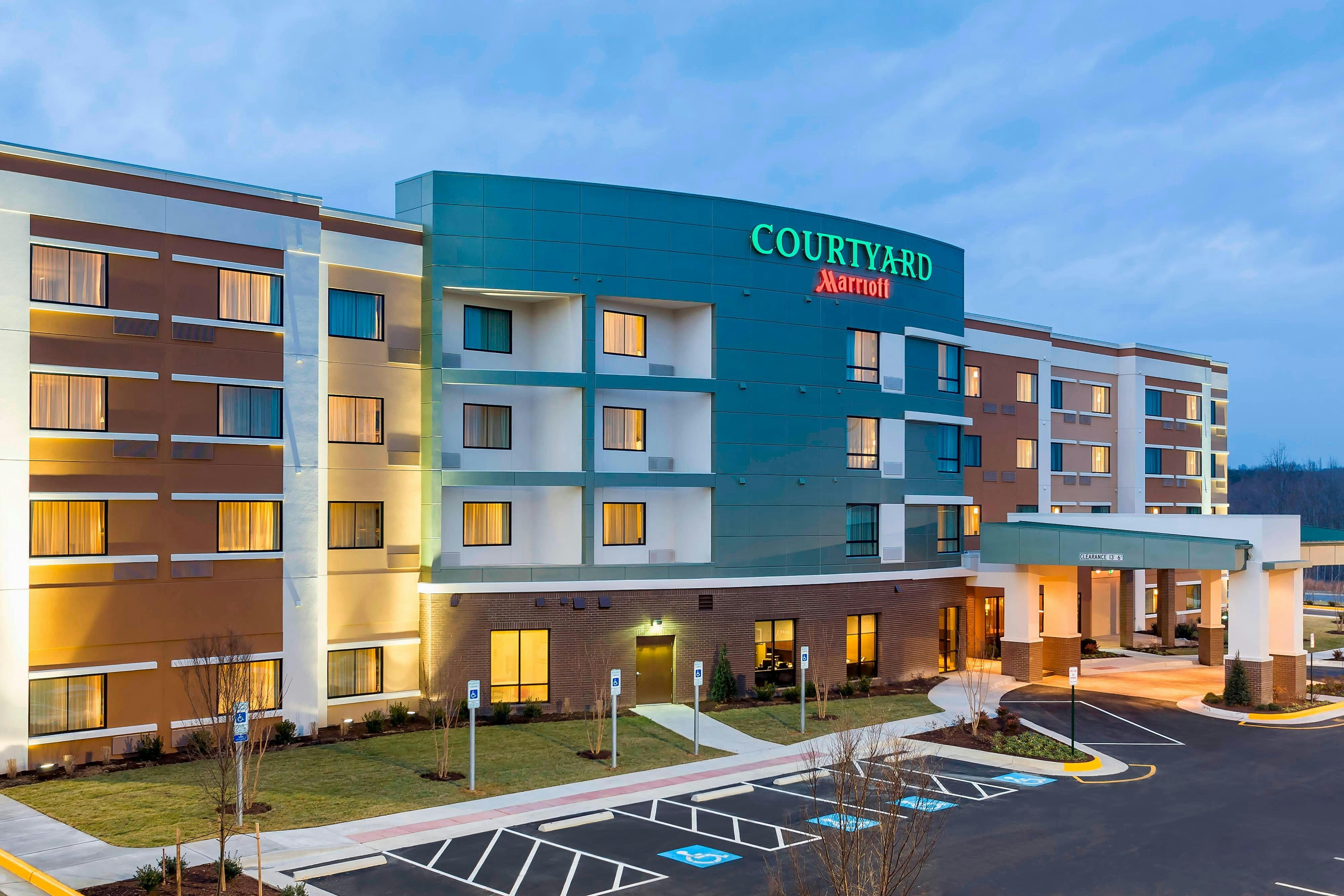 Courtyard Stafford Quantico 10/10