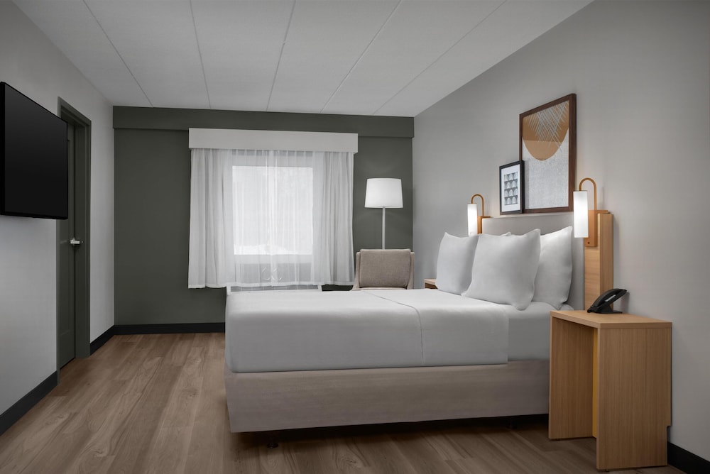 Motel 6 Westborough 13/28