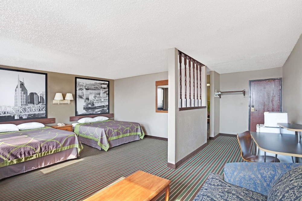Super 8 By Wyndham Nashville/ Dntn/ Opryland Area 20/25