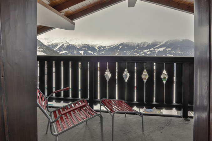 Experimental Chalet 11/25