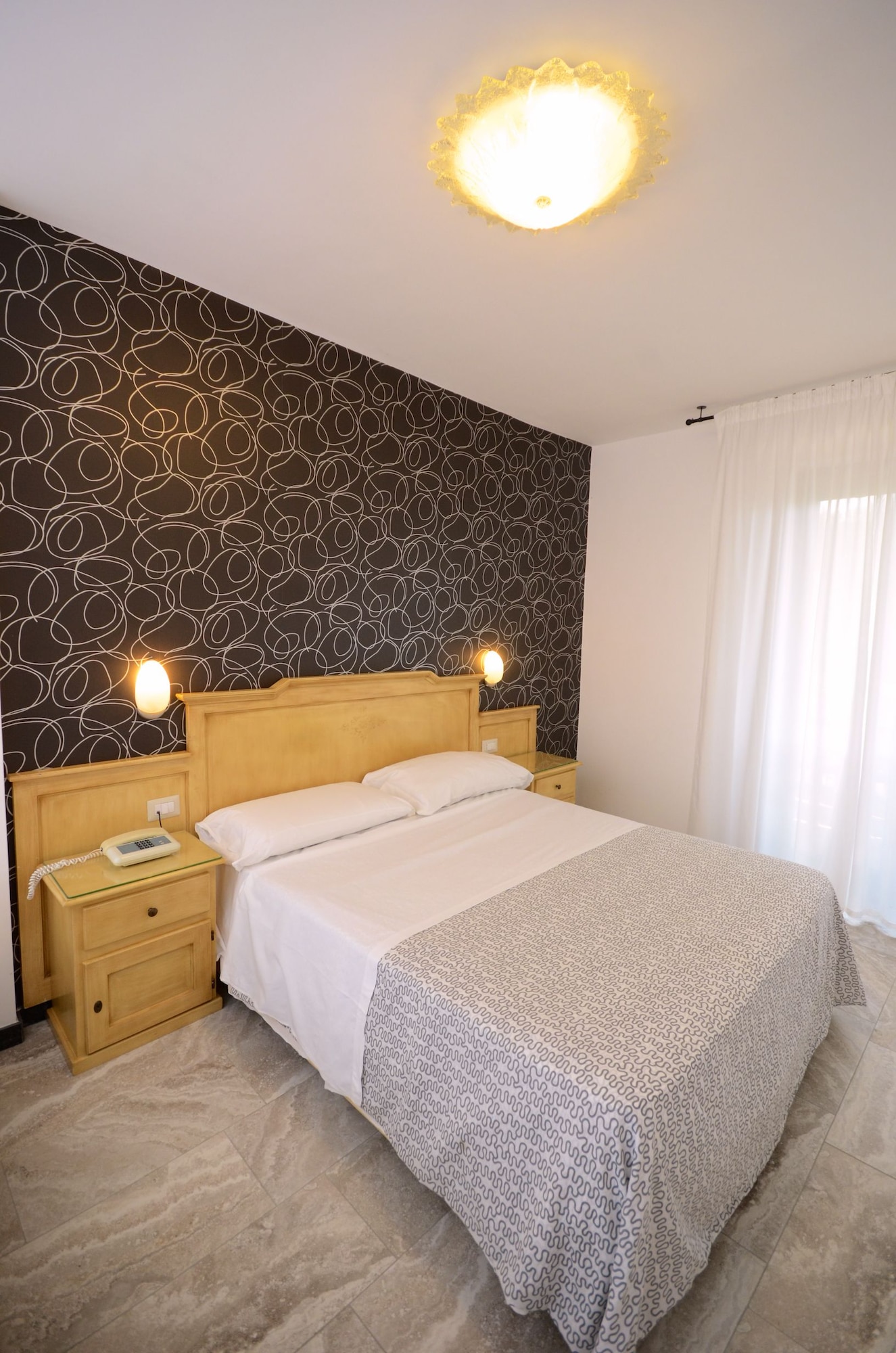 ROOM, TWIN BEDS