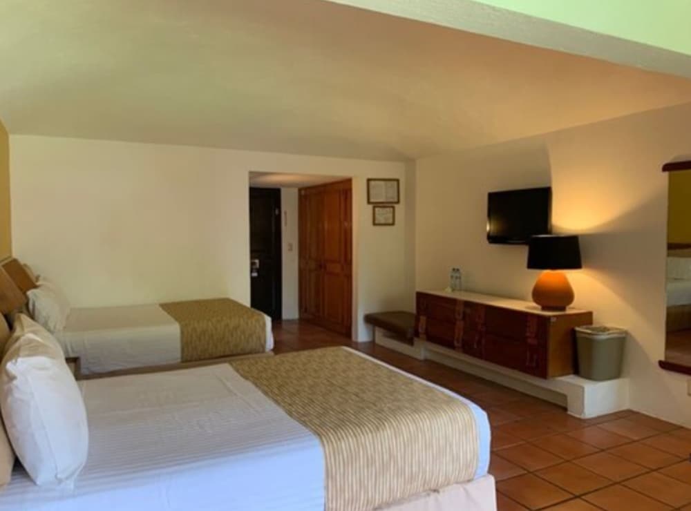 HOTEL REAL DE CHAPALA 6/42