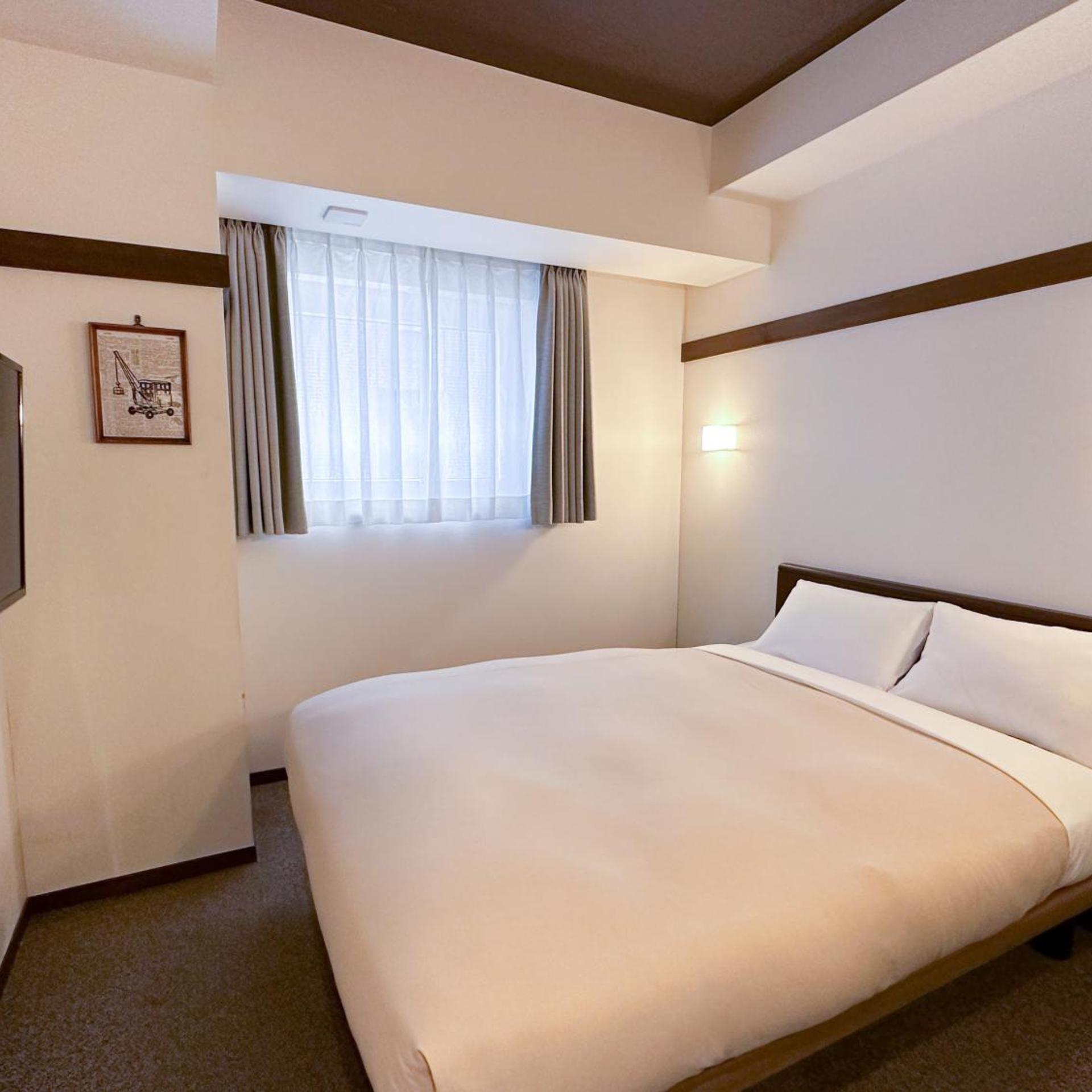 ROOM, DOUBLE BED