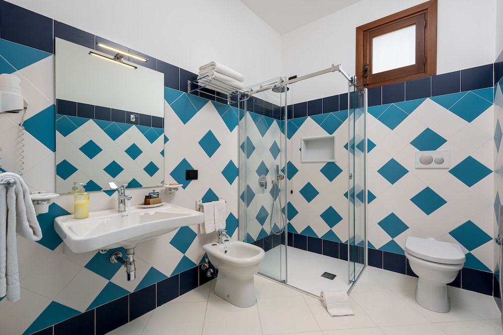 Hotel Mediterraneo 24/27