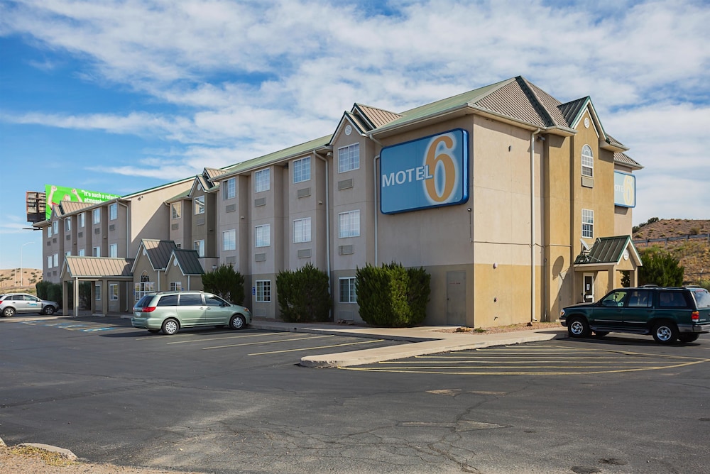 Motel6 Bernalillo, NM 55/62