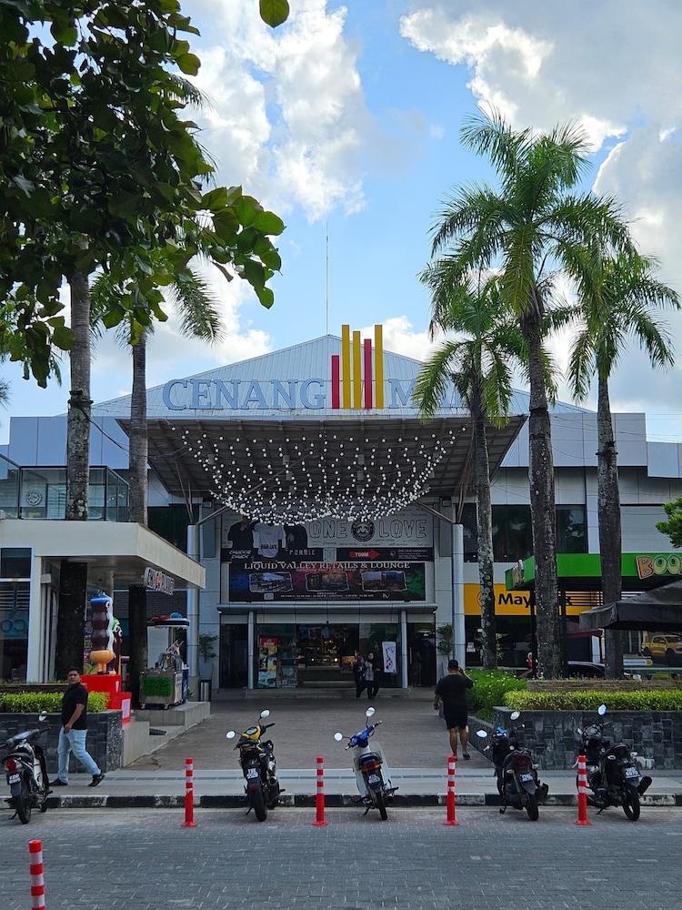 Cenang Plaza Beach Hotel 38/50