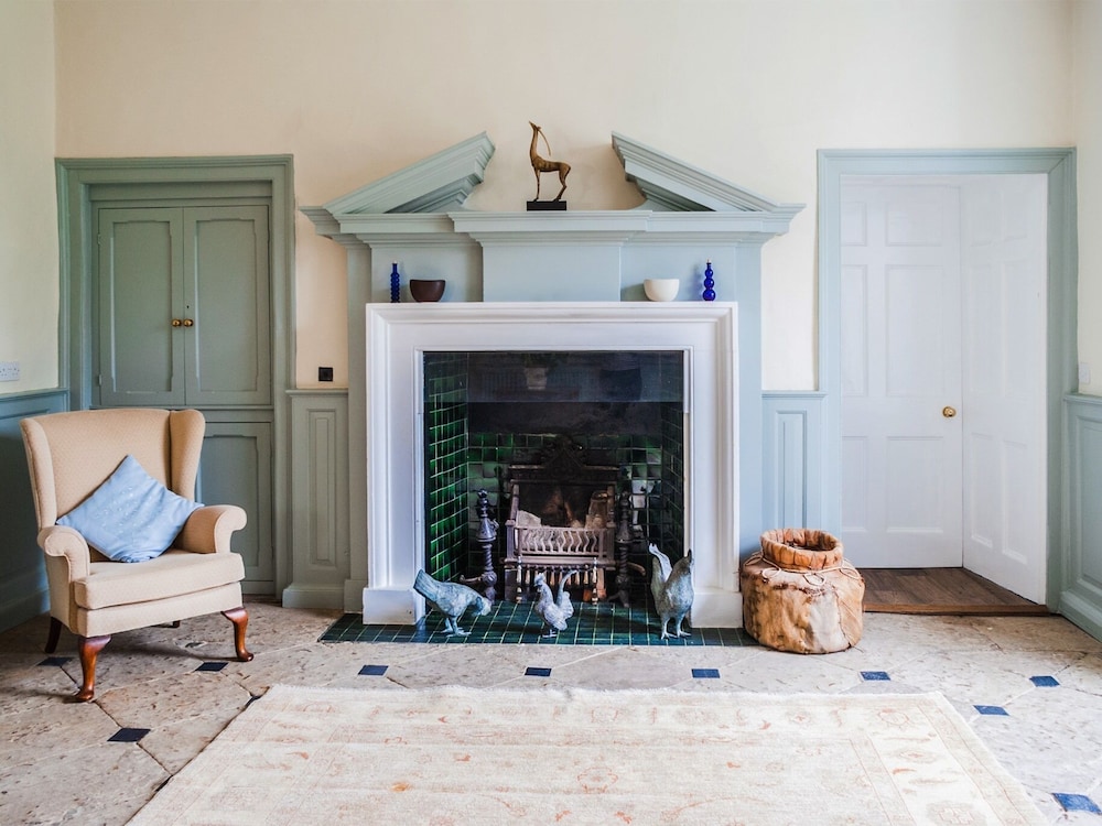 Ecton House 2/42