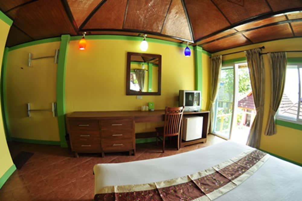Phi Phi Viewpoint Resort 12/65