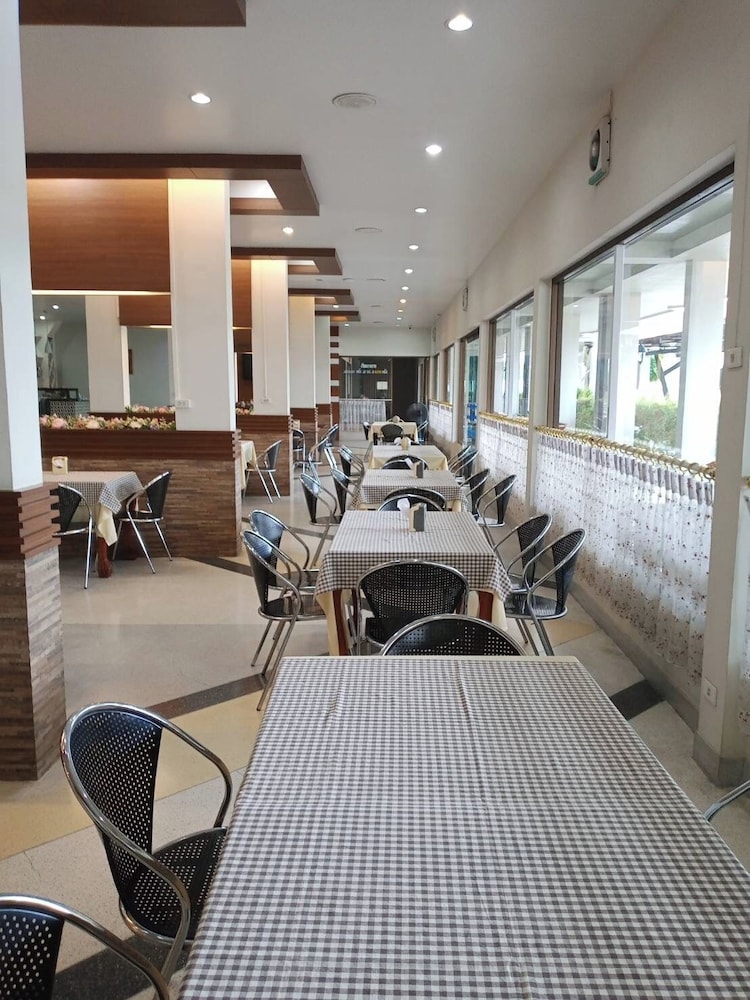 Lopburi Residence Hotel 32/46