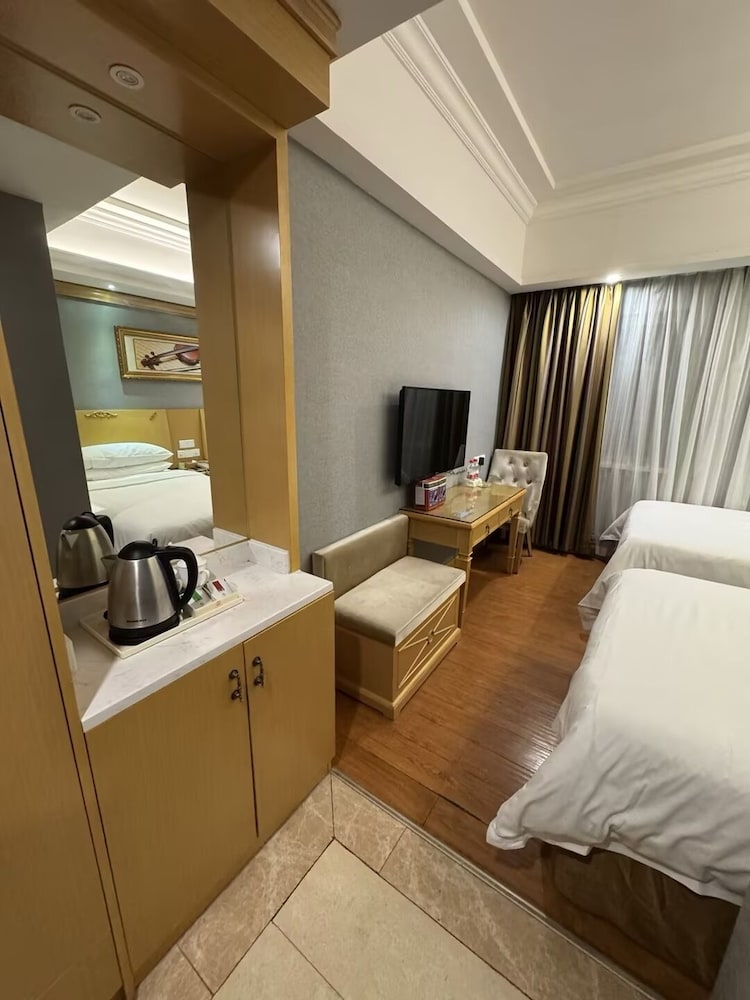 Vienna 3 Best Hotel (Guangzhou Convention & Exhibition Center Chigang Road) 38/55