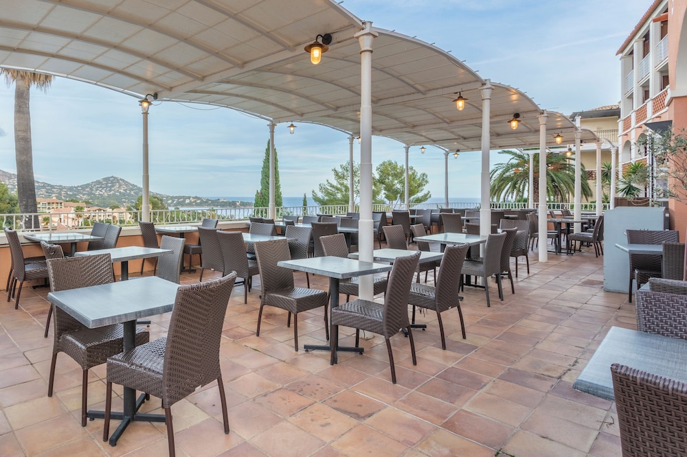 Hotel de L Esterel 35/50