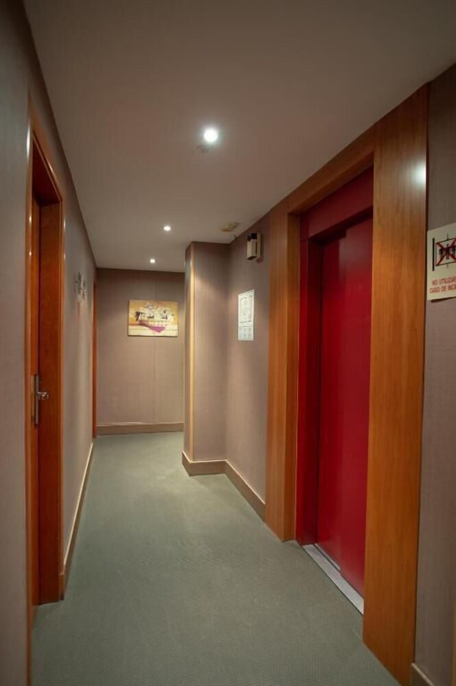 Hotel Villa de Barajas Formerly Best Western Hotel Villa de Barajas 26/38