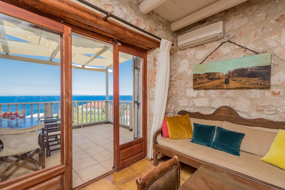 Orfos Villas 18/50