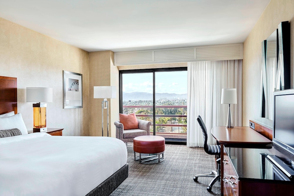Marriott Marina Del Rey 12/48