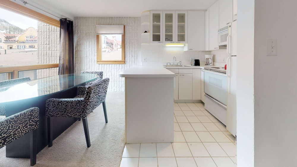 Vail 21 Condominiums 51/60
