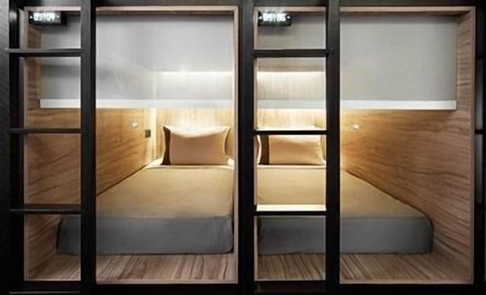 The Pod At Beach Road 27/35