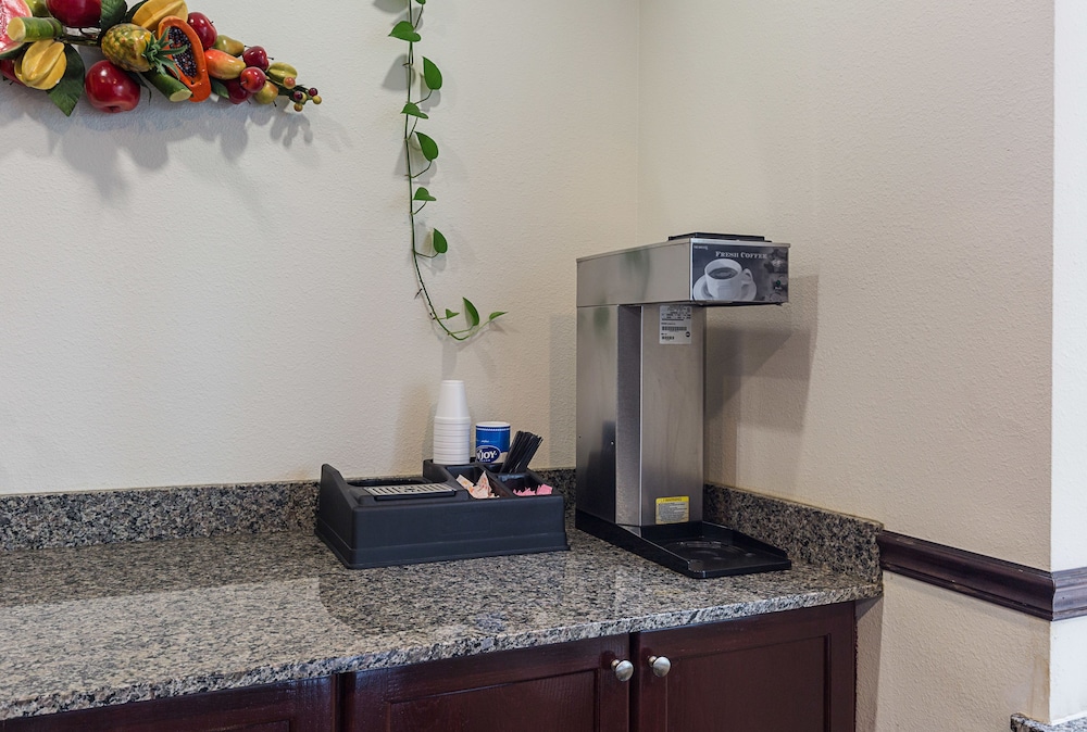 Budget Inn and Suites 8/27