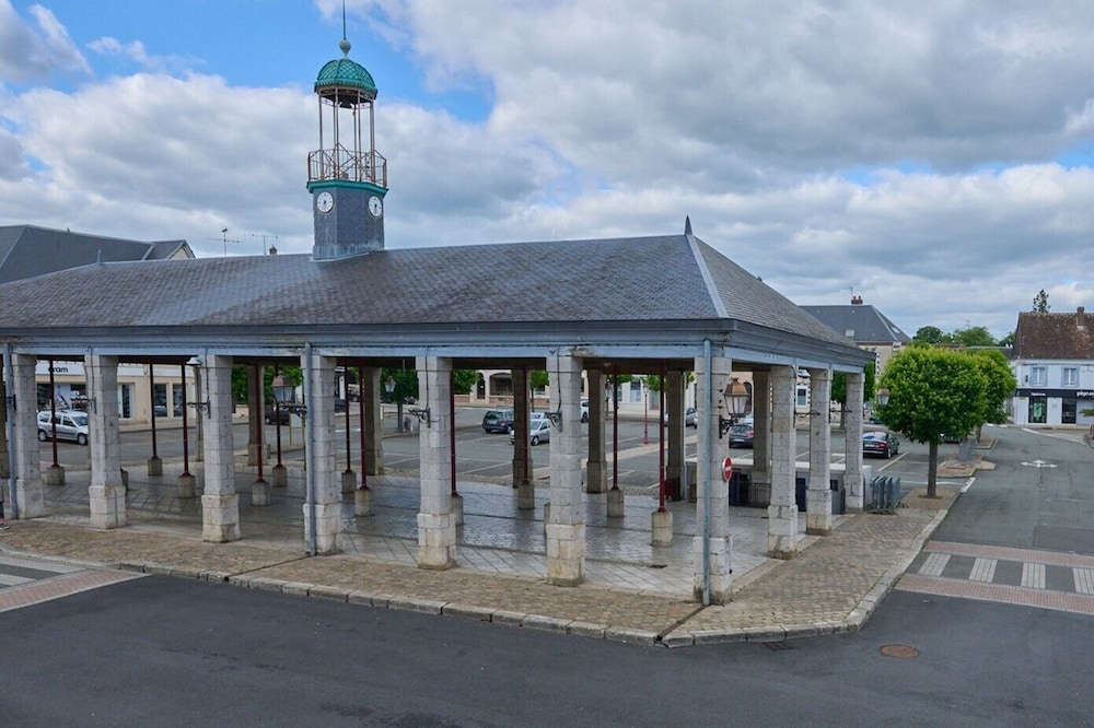 HOTEL LE PLAT D'ETAIN 33/39