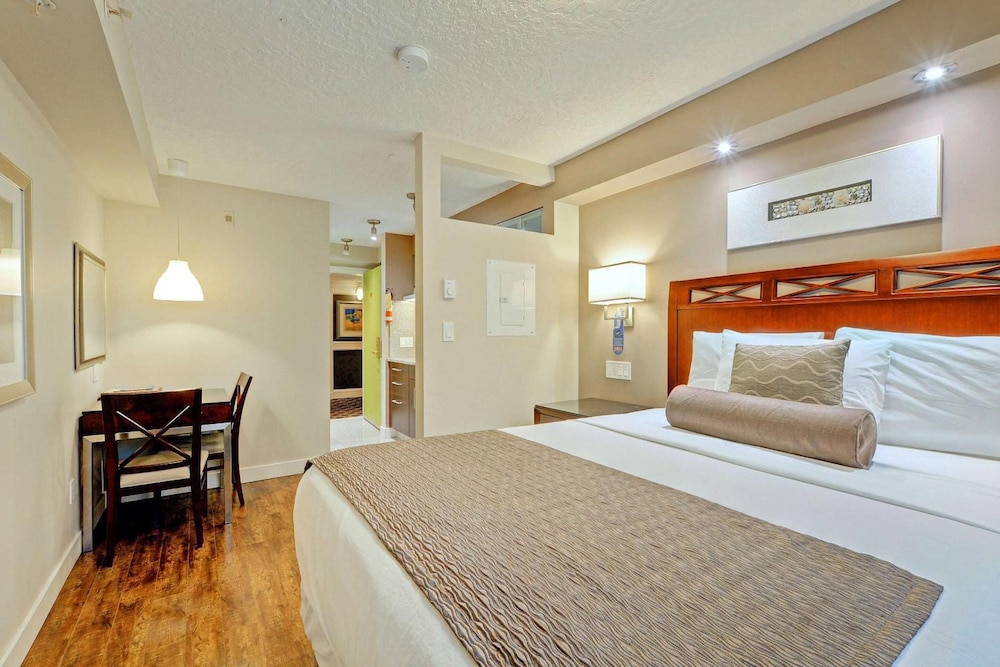Red Lion Inn & Suites 16/69