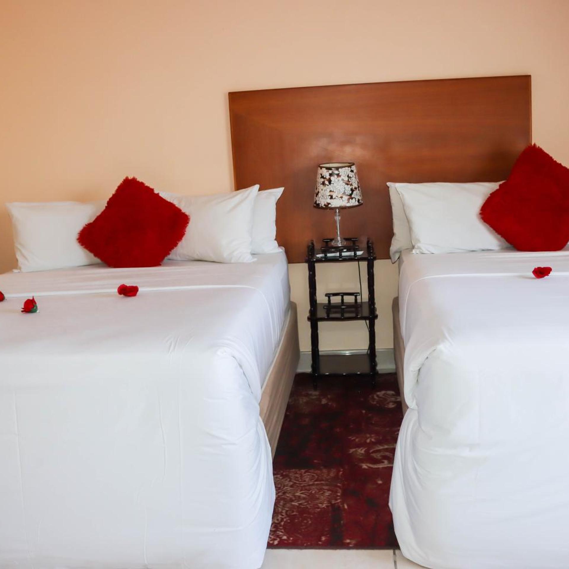 Meet Mekaar Resorts - Nquthu Hotel 6/34