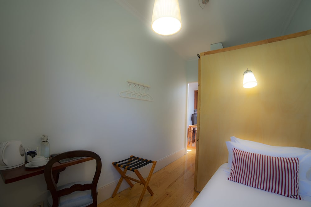 Dukes Corner Guest House 30/76