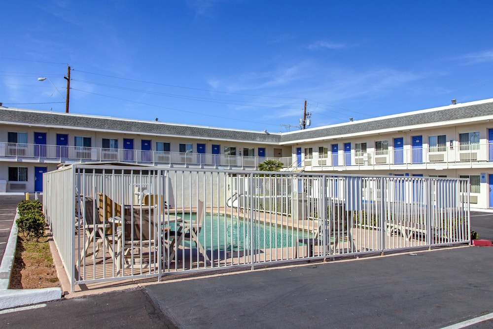 Motel6 Phoenix, AZ - Airport - 24th Street 9/39