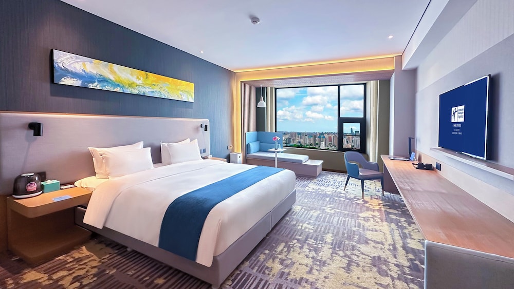 Standard, King Bed, High Floor