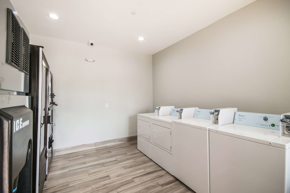 Americas Best Value Inn & Suites Northeast Houston Downtown I-610 11/28