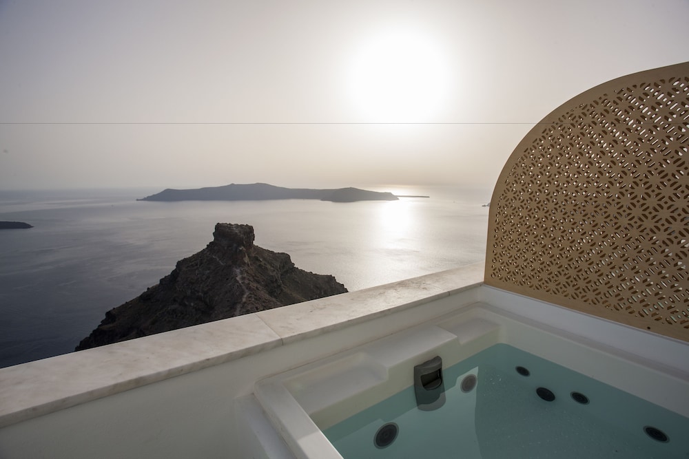 Andronikos Santorini 28/42