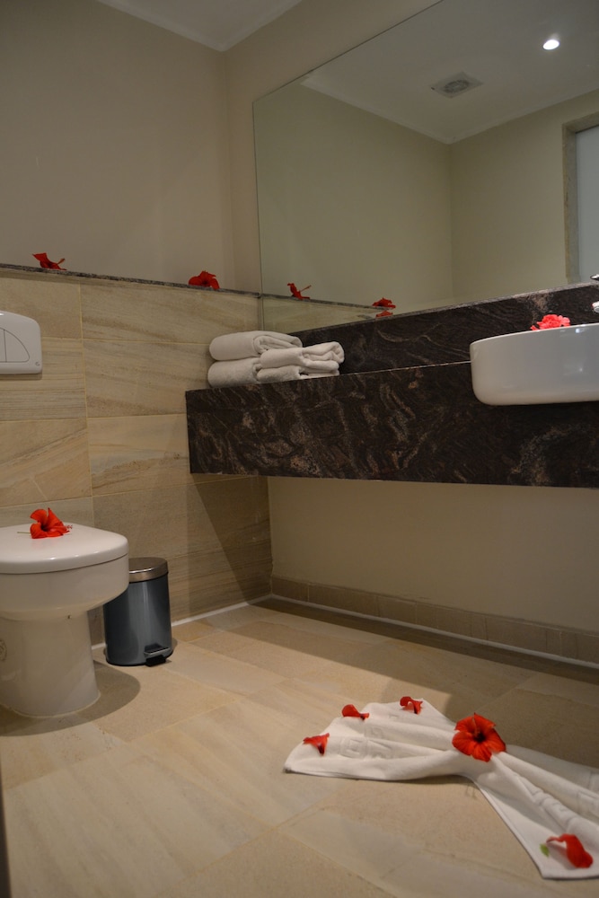 Rivoli Suites 6/48