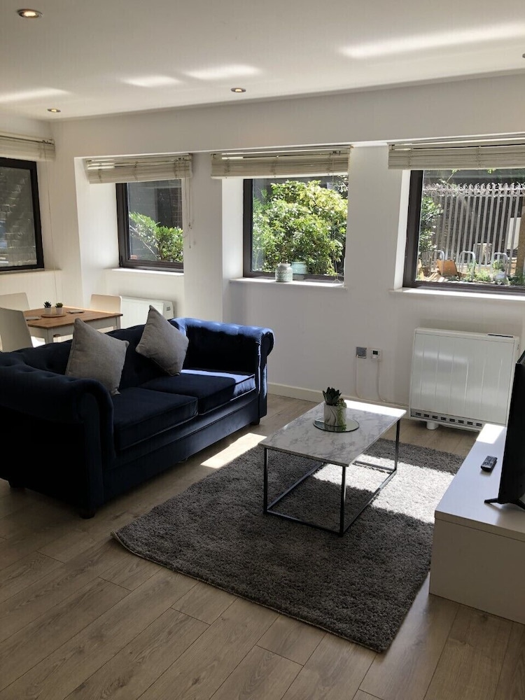 Morland House 25/50