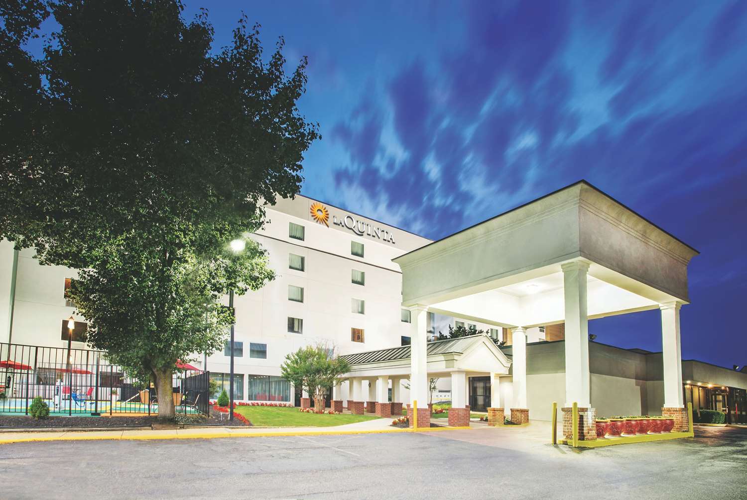 La Quinta Inn & Suites by Wyndham DC Metro Capital Beltway 48/55