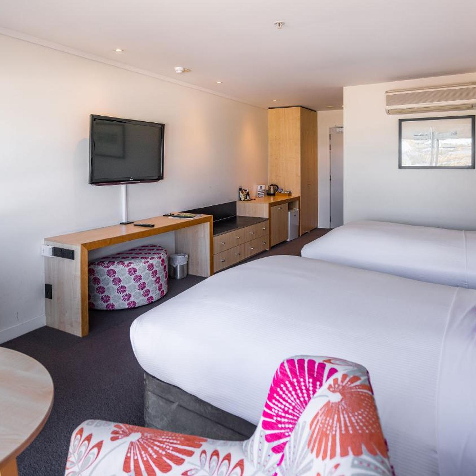 Pacific, Superior, Twin Beds, with View, Scenic Hotel Te Pania 2/3