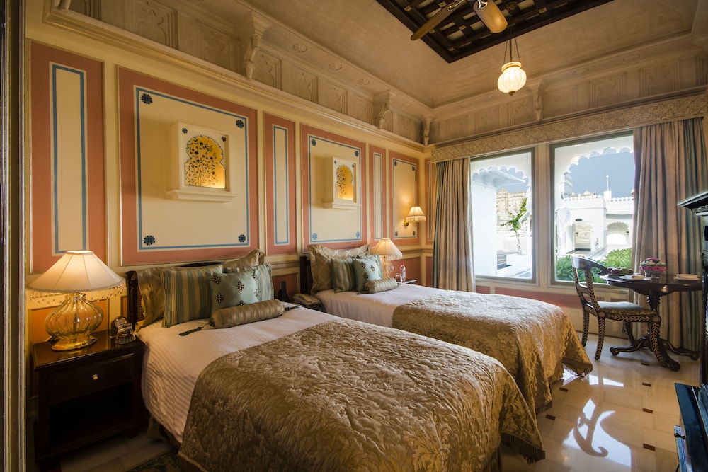 Taj Lake Palace 9/61