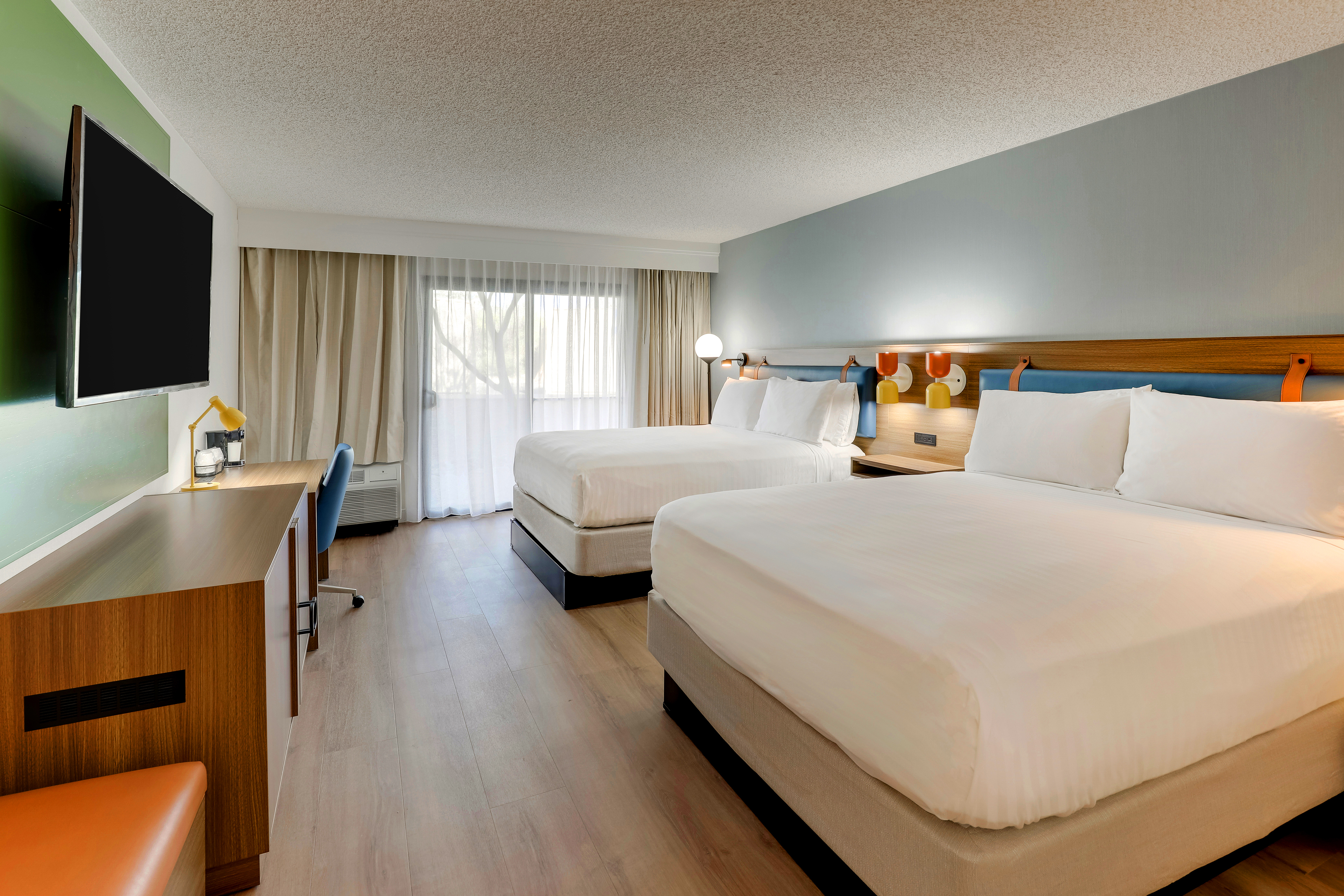 ROOM, 2 QUEEN BEDS, POOL VIEW