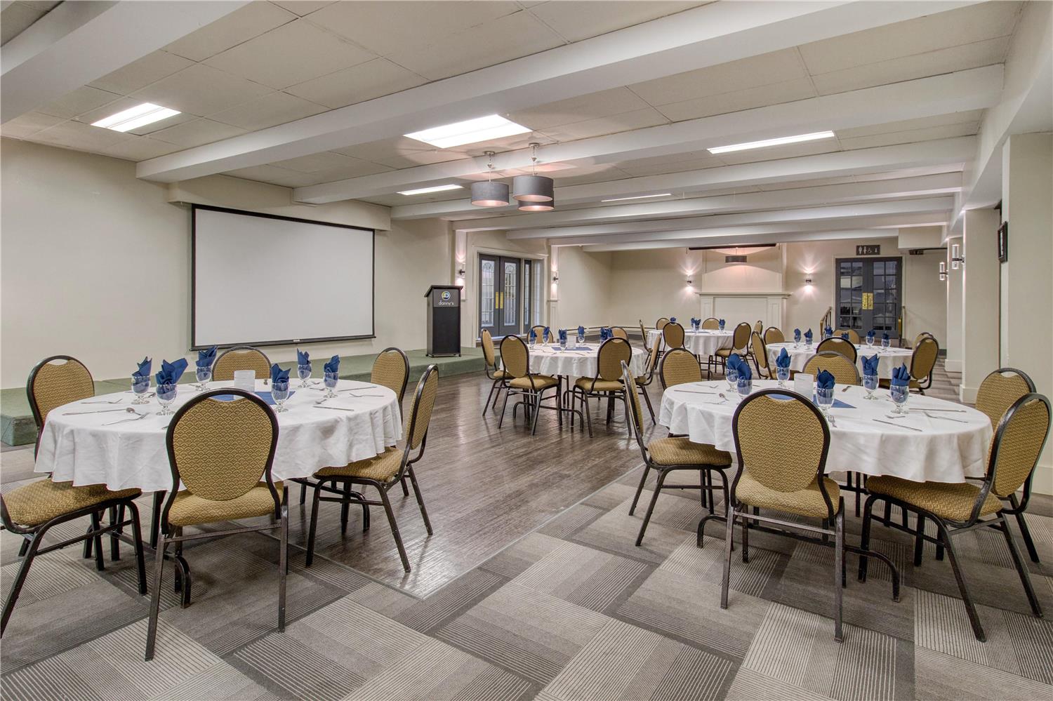 Dannys Hotel Suites Surestay Collection By Best Western 35/47