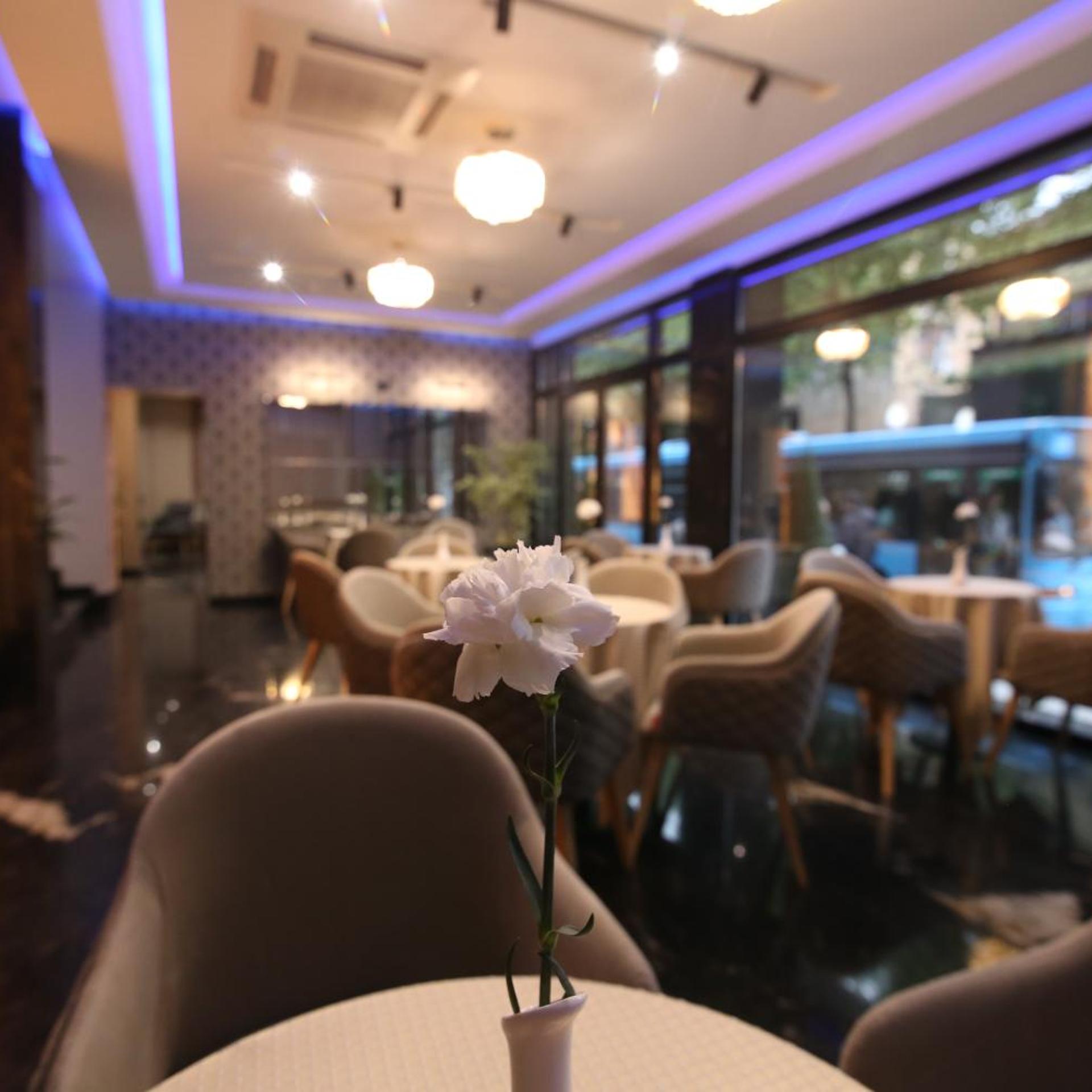 Emerald Boutique Hotel 37/47
