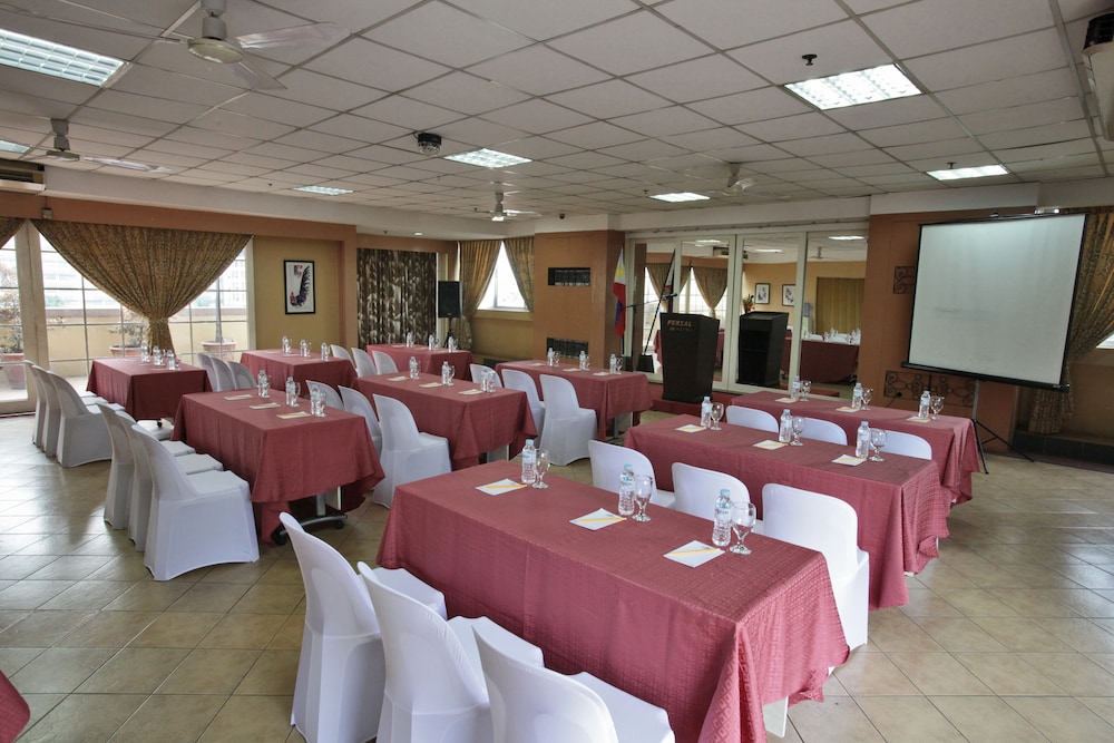 Fersal Hotel Malakas 57/60