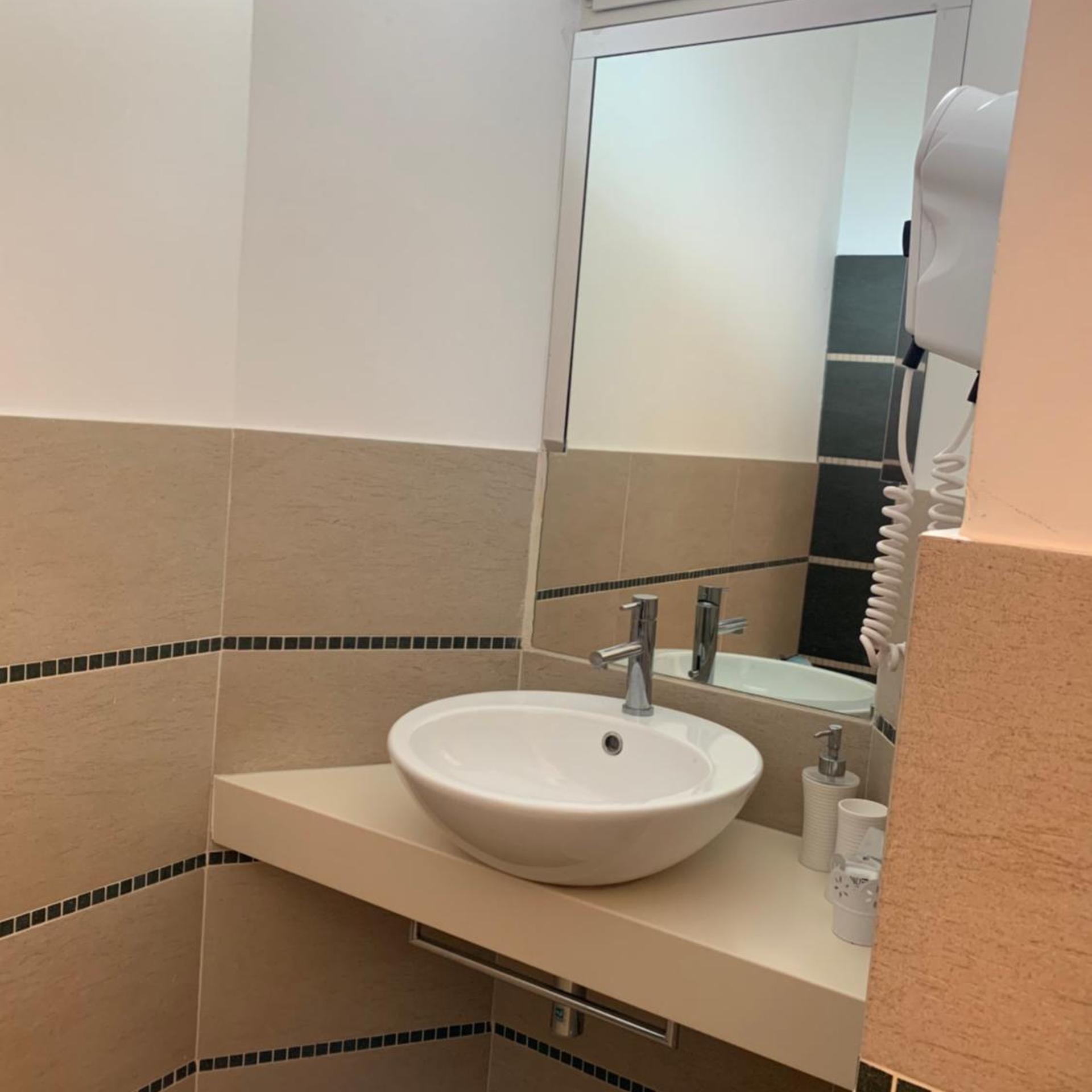 غرفة قياسية ثلاثية بإطلالة على البحر، Hotel Flamingo 5/9